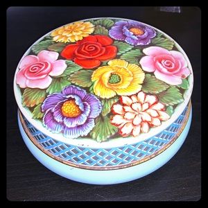 Vintage Tin Riley’s Toffee Halifax England